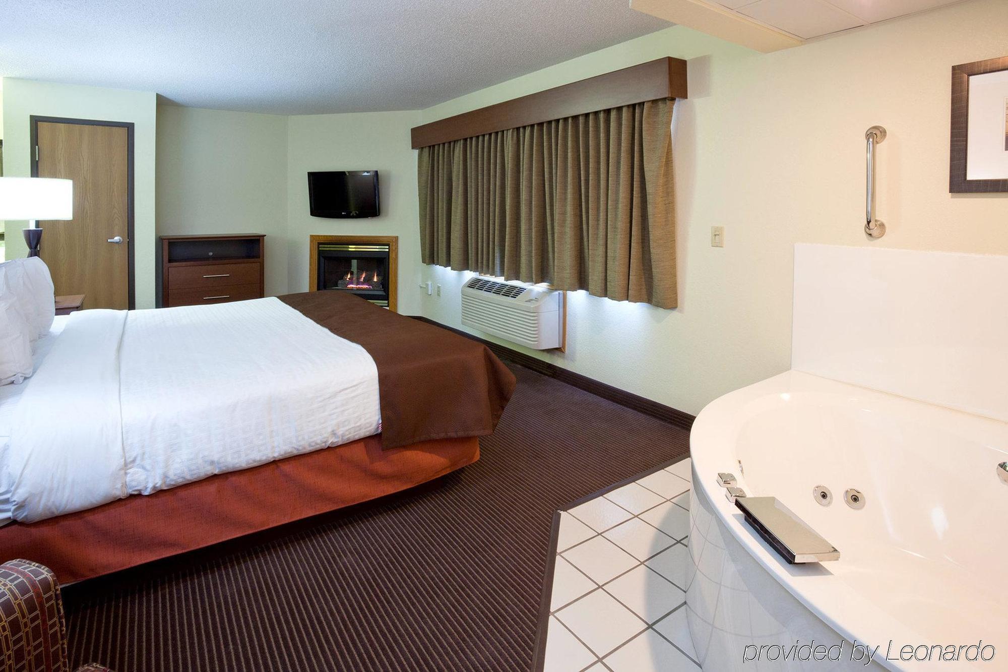 Americinn By Wyndham Бисмарк Экстерьер фото